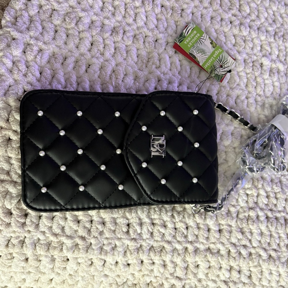 Badgley Mischka Black Quilted Pearls Vegan Leather Phone Holder Crossbody Bag